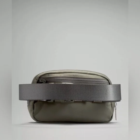 🍋LULULEMON GREY SAGE Everywhere Belt Bag NWT - Picture 4 of 7
